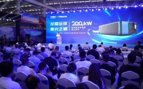 龙雕激光首台200KW光纤激光切割机举行首发仪式